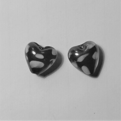 2 perles de verre coeur noir et blanc 15 mm