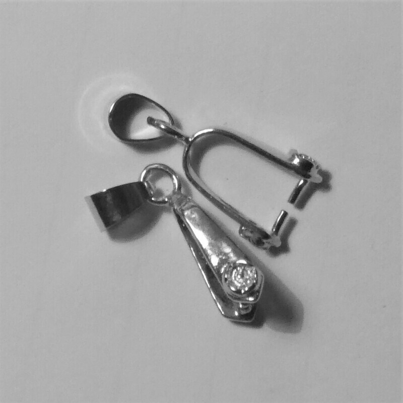 2 bélières argentées 2,3 x 1 cm déco fleur martelée