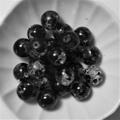 23 perles en verre craquelé moucheté noir 12 mm