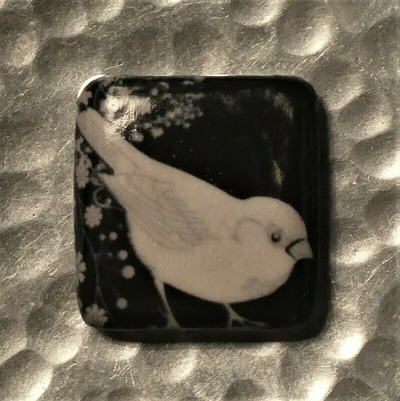Decoupage bead carré oiseau 2cm