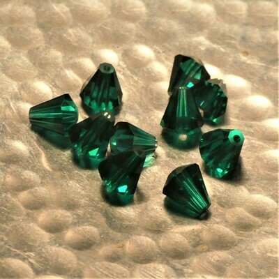 10 perles cônes à facettes 5400 cristal de Swarovski 6,6 x 6 mm Emeraude