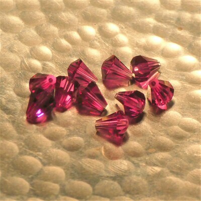 10 perles cônes à facettes 5400 cristal de Swarovski 6,6 x 6 mm Fuchsia