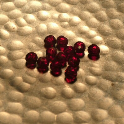 12 perles rondes taillées en cristal de Bohème 4 mm Garnet