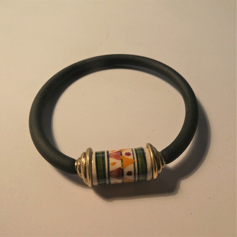 Bracelet perle céramique sur caoutchouc