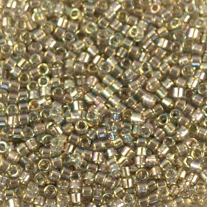 7,2 g de perles délicas ref 0179 transparent grey AB taille 11