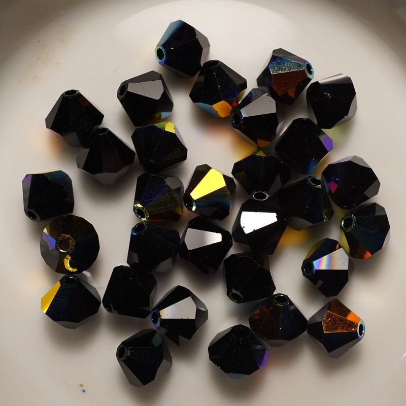 20 perles  toupies en cristal de Swarovski  5301 Jet AB 6 mm