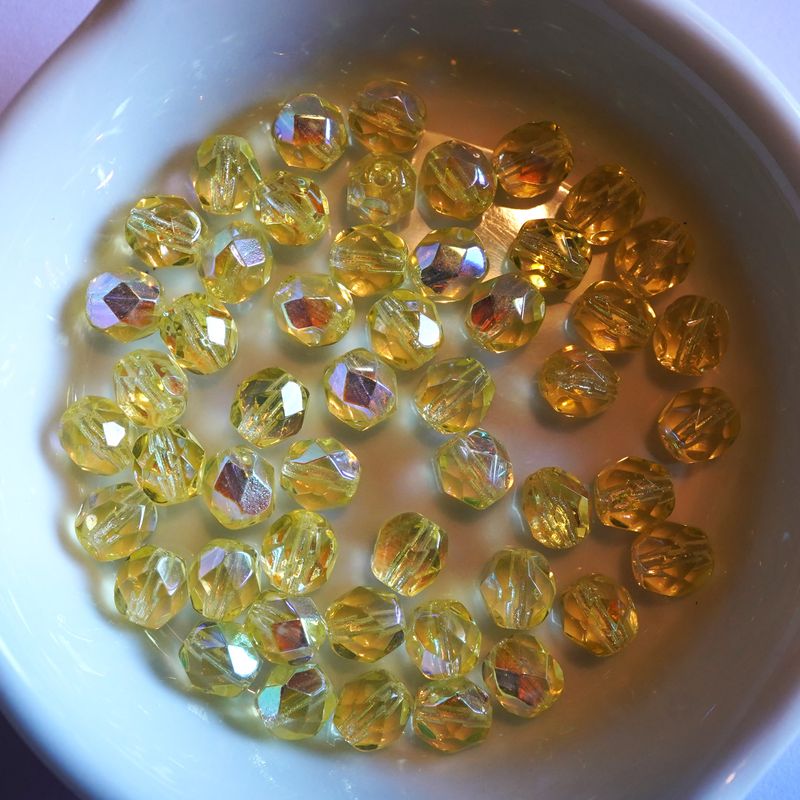 50 facettes de Bohème 4 mm jaune AB