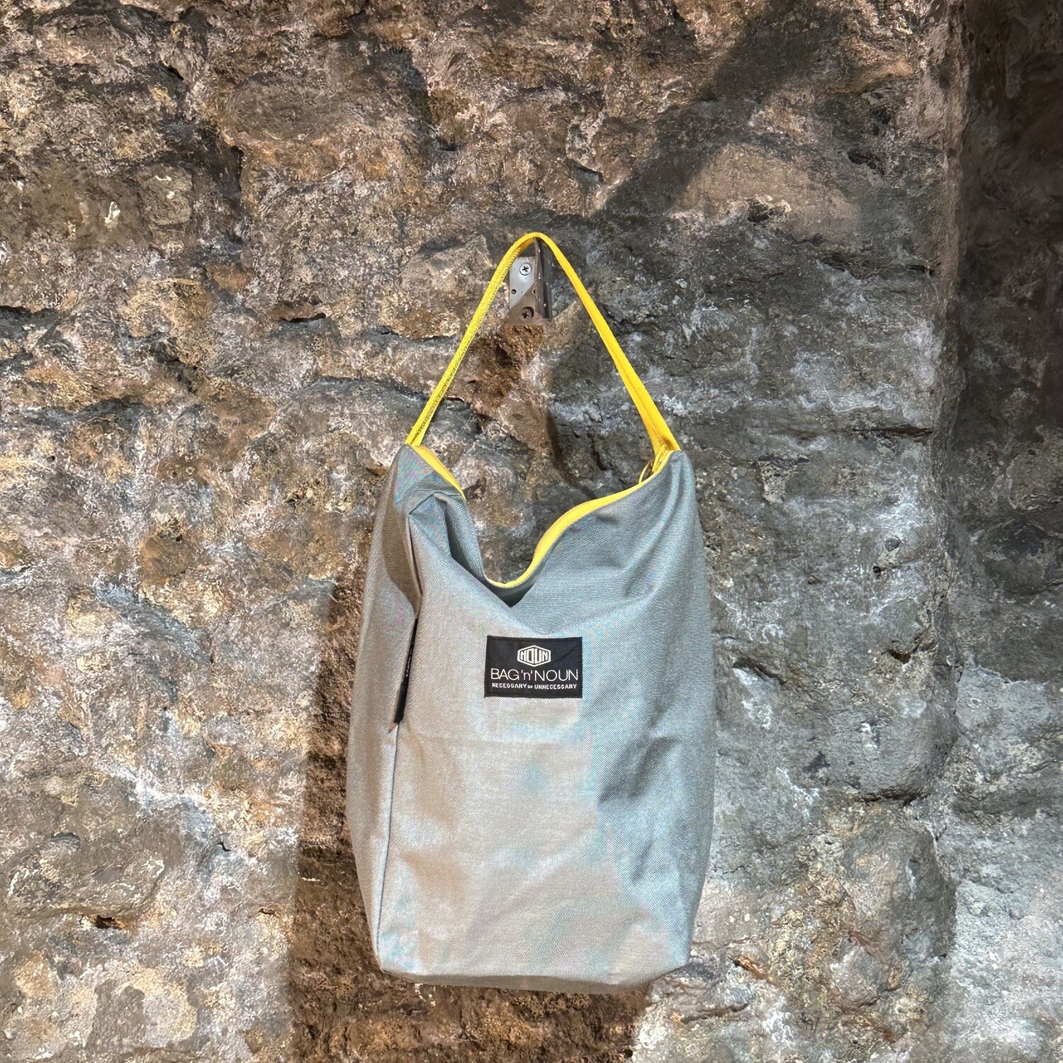 Bag&#39;n&#39;Noun – One Shoulder Light Grey