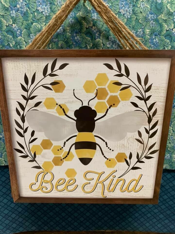 Bee Sign 10" x 10"