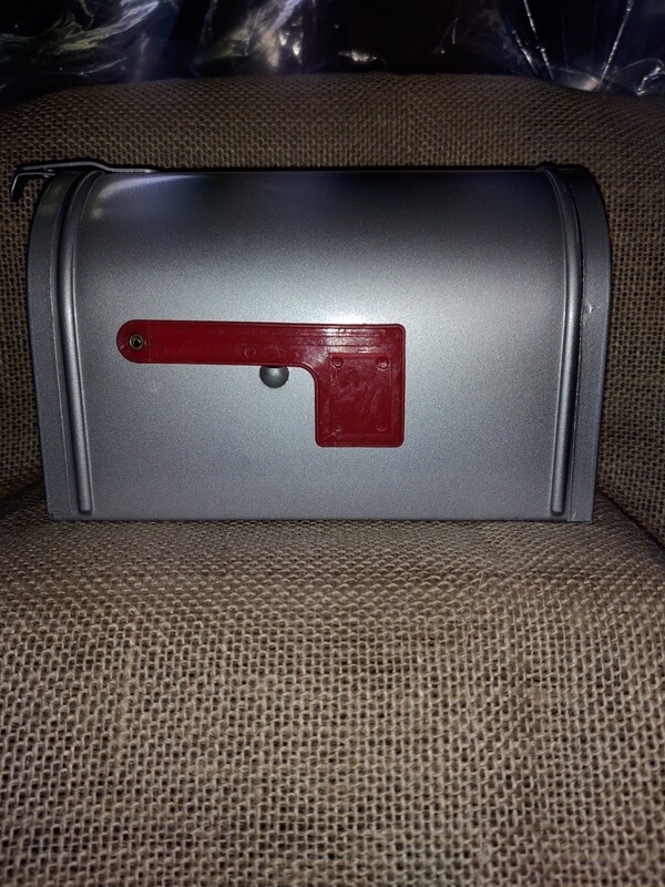 Small Metal Mailbox- 6.75"x 3.5" x 4.25"