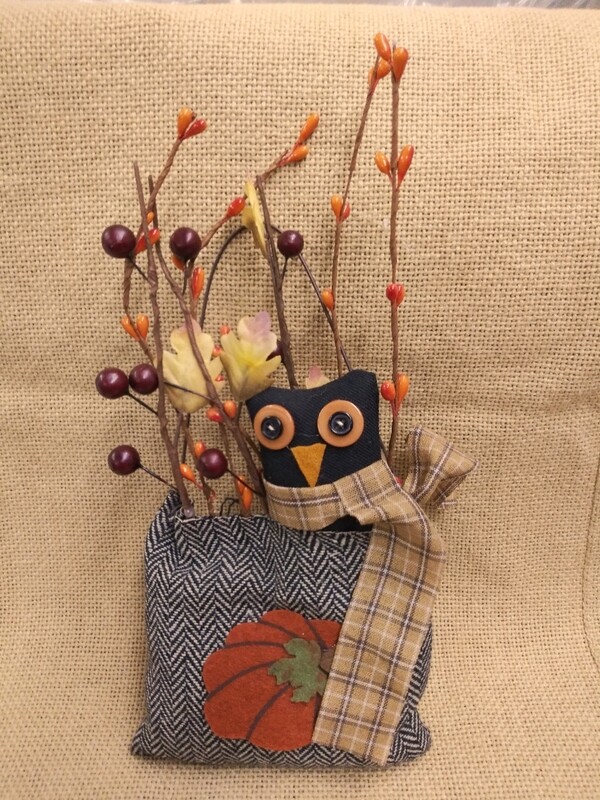Fabric Hanger-Owl Berries Approx. 11" x 5"