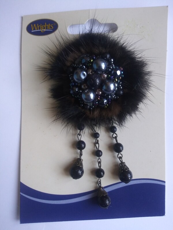 Wrights Fur Lapel Pin