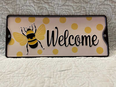 Bee Tin Welcome Sign
