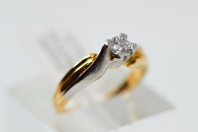 Solitaire Diamond Ring set in Platinum