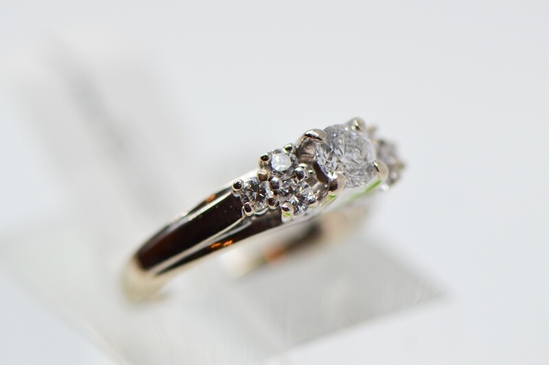 Ladies Engagement Ring