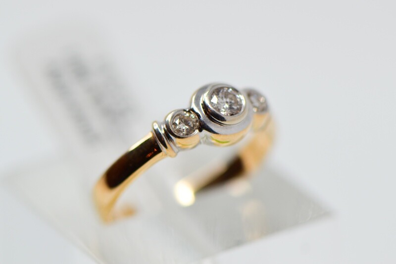 Ladies Diamond Ring