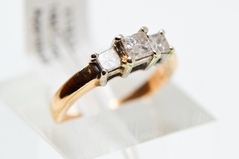 Ladies 3 Across Diamond Ring