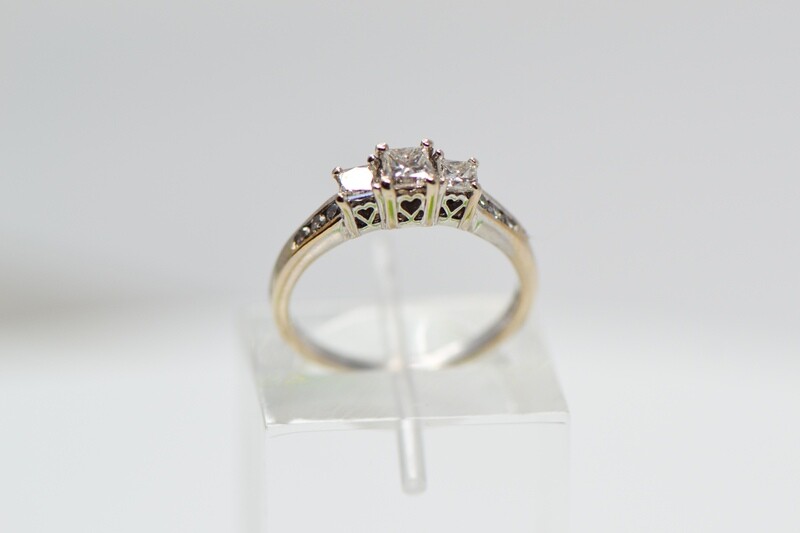 Ladies Engagement Ring