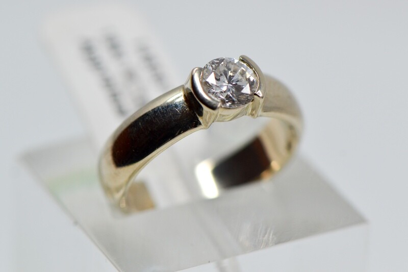Ladies Solitaire Diamond Ring Ladies Solitaire Diamond Ring