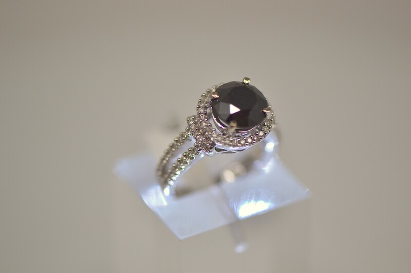 Ladies White Gold Black Diamond Ring Ladies White Gold Black Diamond Ring