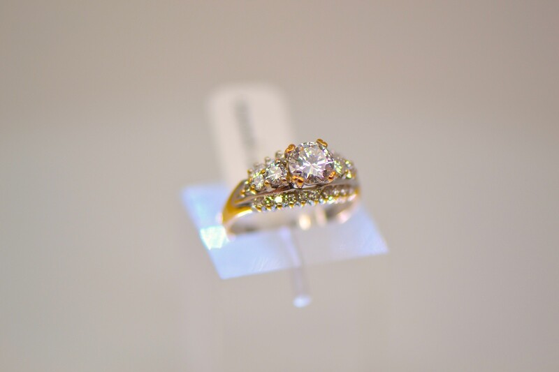 Ladies 18k Yellow Gold Diamond Ring Ladies 18k Yellow Gold Diamond Ring