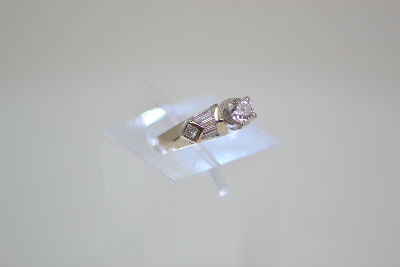 Ladies White Gold Diamond Engagement Ring Ladies White Gold Diamond Engagement Ring