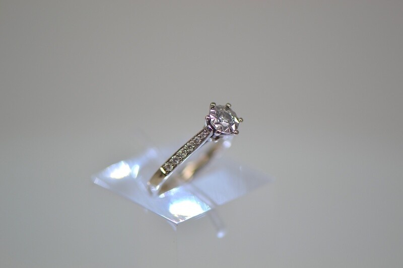 Ladies White Gold Diamond Engagement Ring Ladies White Gold Diamond Engagement Ring