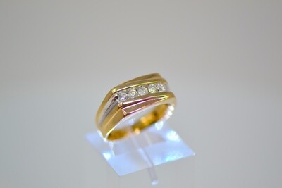 Gent's Yellow Gold Diamond Ring