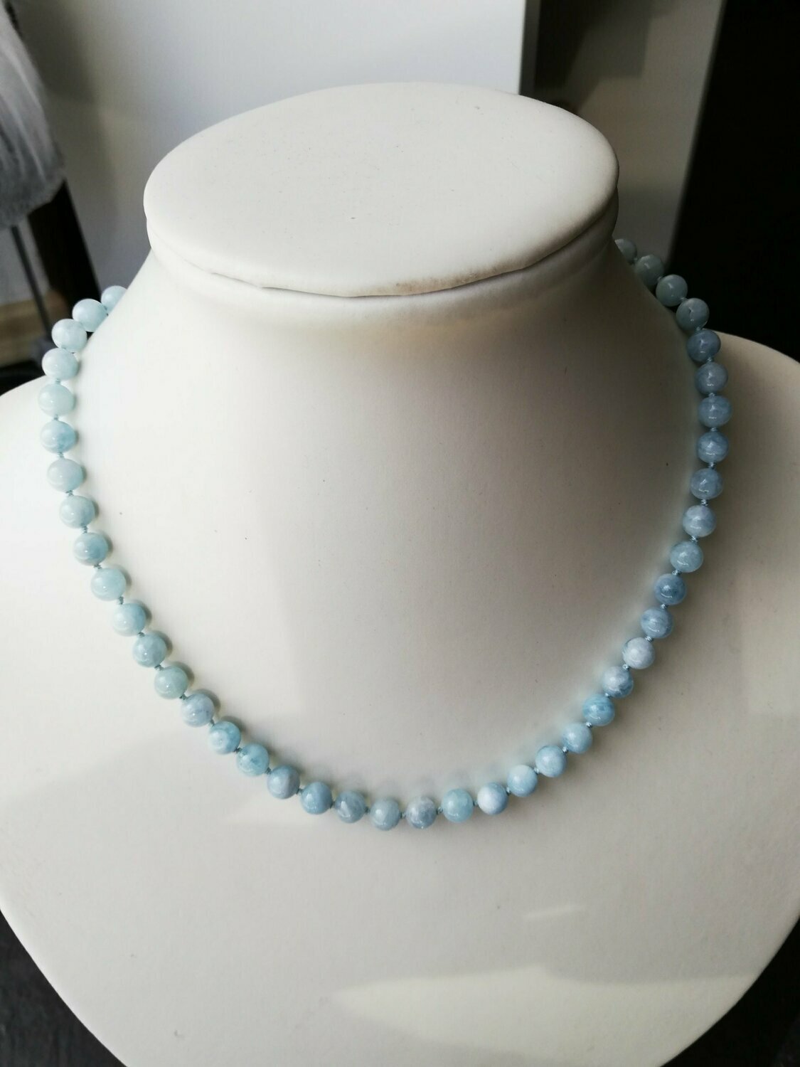 Aquamarin-Kette 001, 8mm, relativ hell