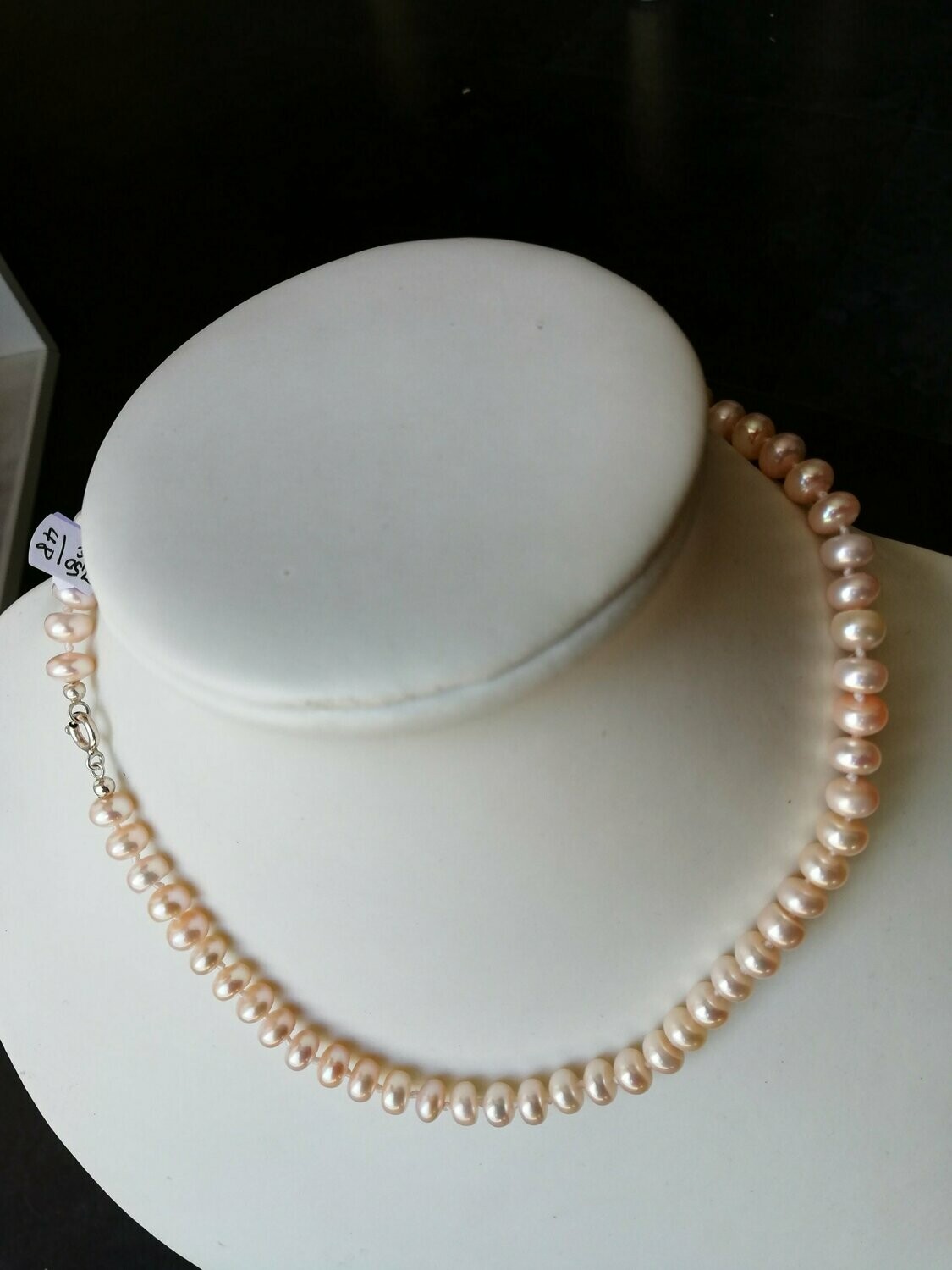 Süßwasserzuchtperle-Kette 001, Button helles Apricot