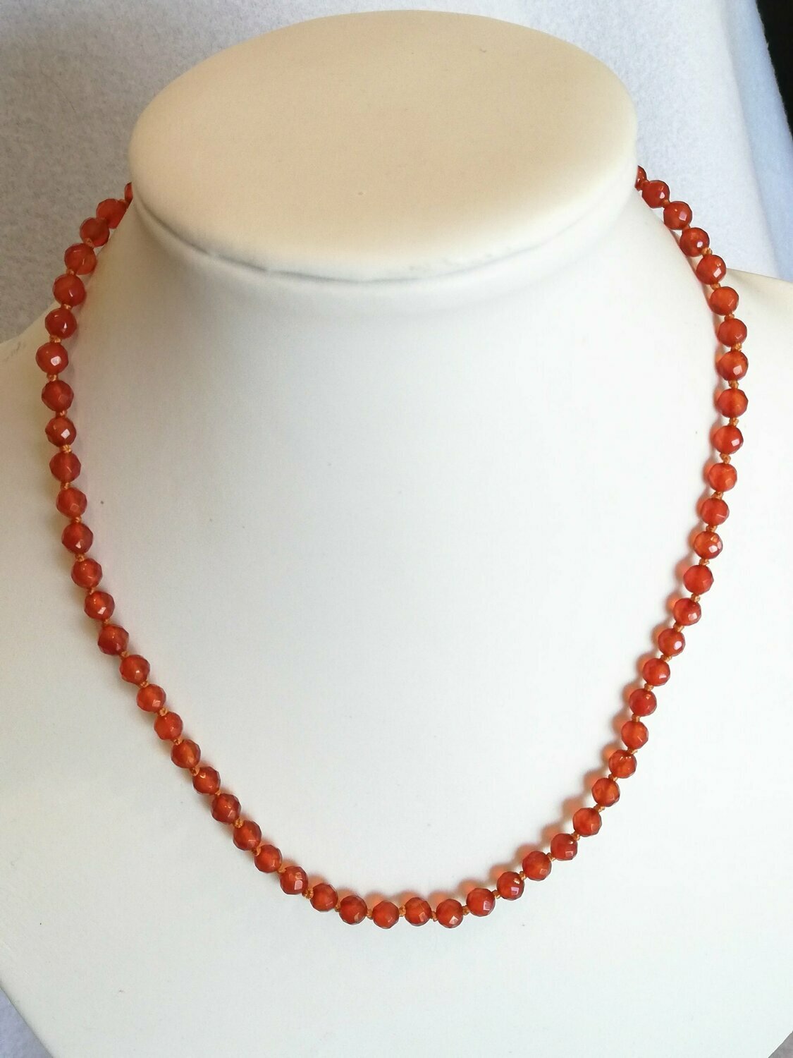 Carneol-Kette 002, 6mm facettiert, kräftiges Orange-rot
