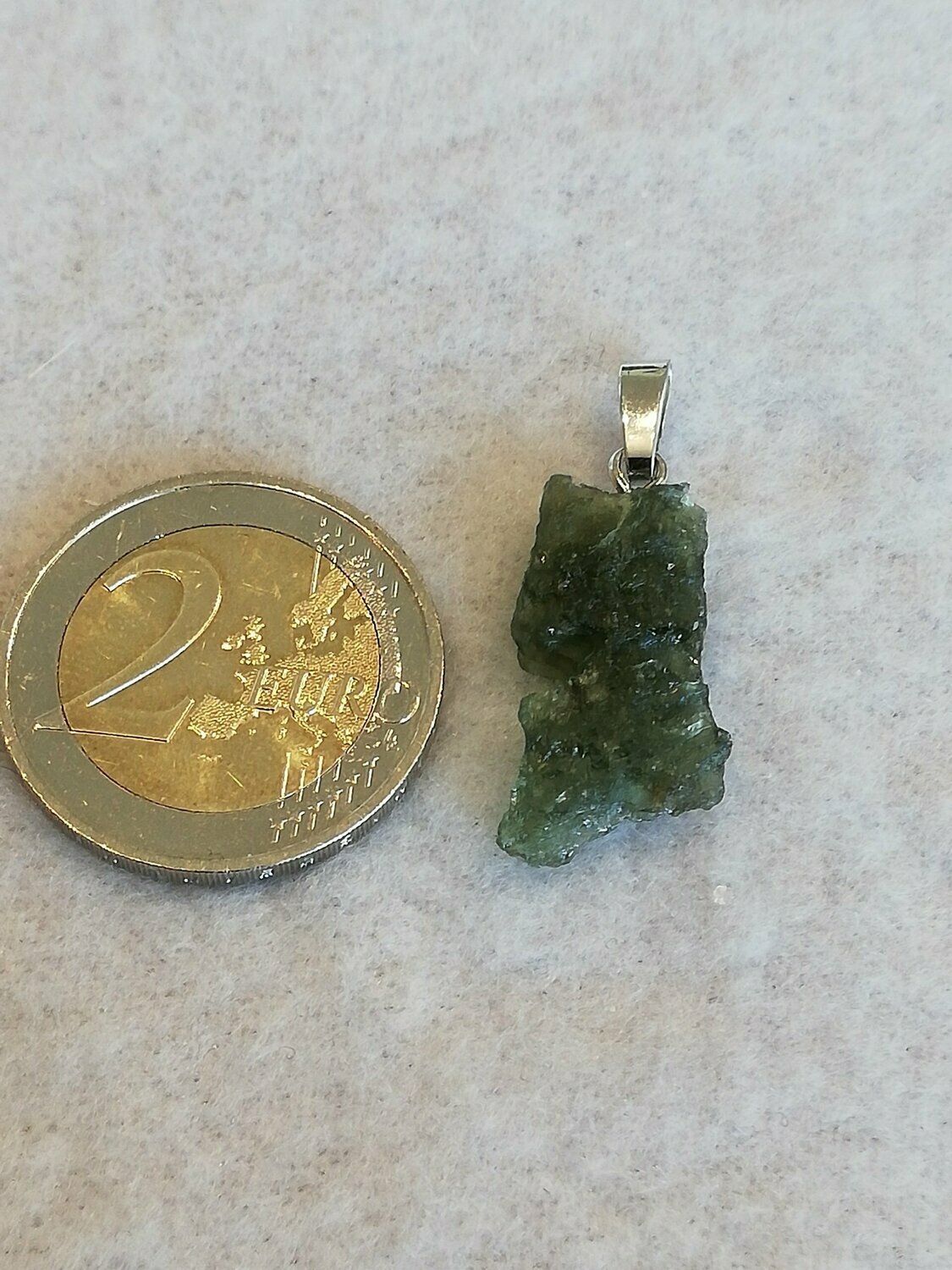 Moldavit Anhänger roh 001