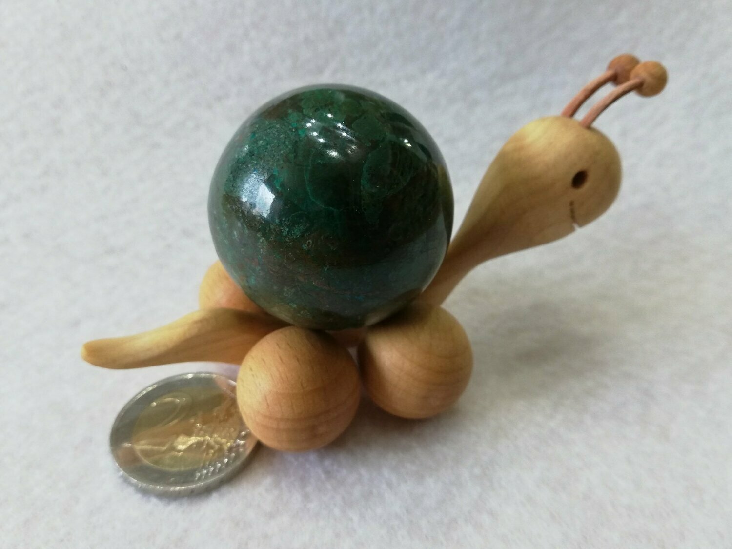 Rolltier Schnecke 001 mit Chrysokollkugel