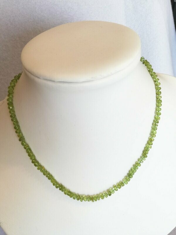 Peridot-Kette 001, facettiert ca. 3x4mm Peridot-Kette 001, facettiert ca. 3x4mm