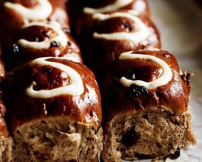 Sonoma Hot Cross Buns