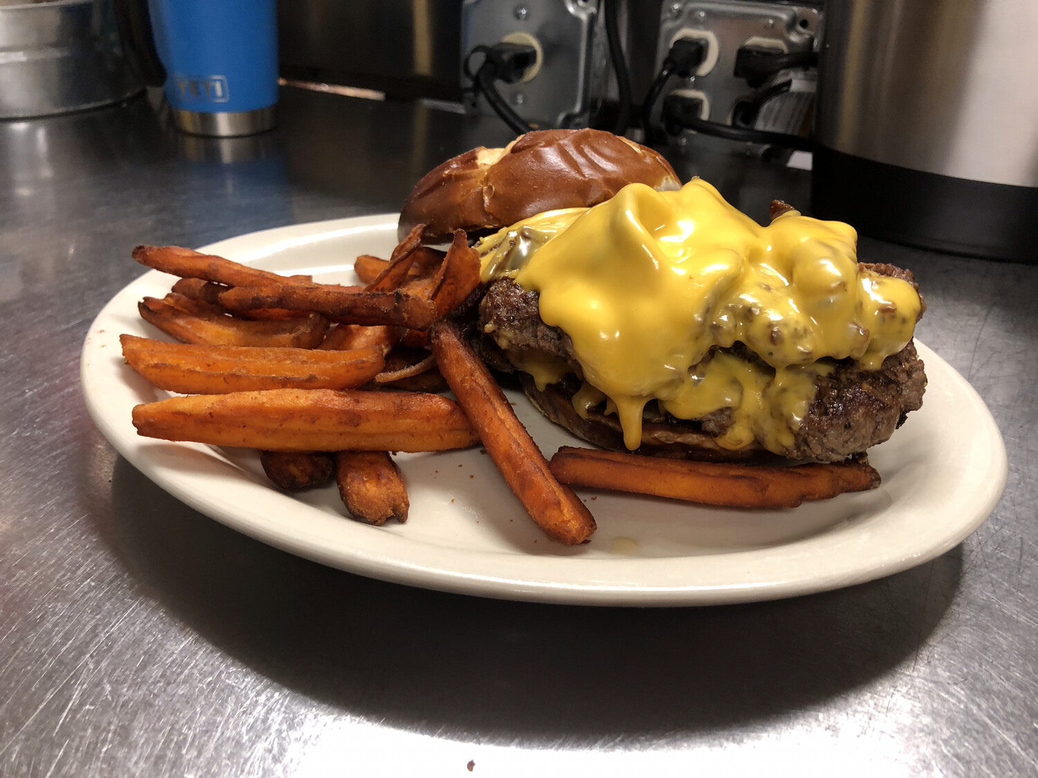 Chopped Sirloin Burger (1/2 lb. and 2 Sides) Chopped Sirloin Burger (1/2 lb. and 2 Sides)