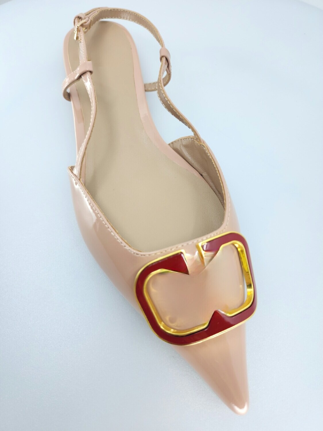 V logo red sandal beige