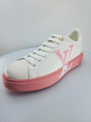 White and pink Sneaker logo