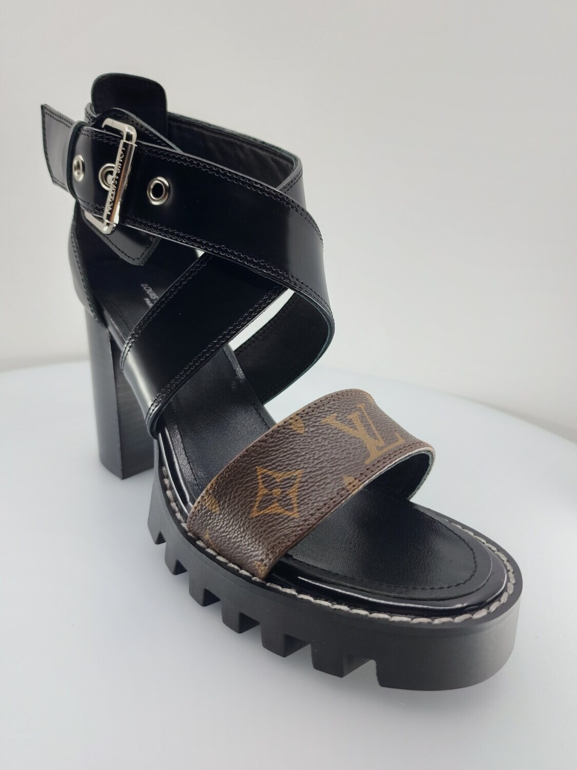 Monogram heel Black