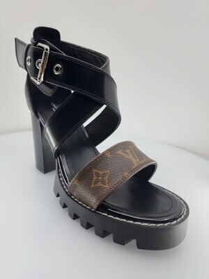 Monogram heel Black