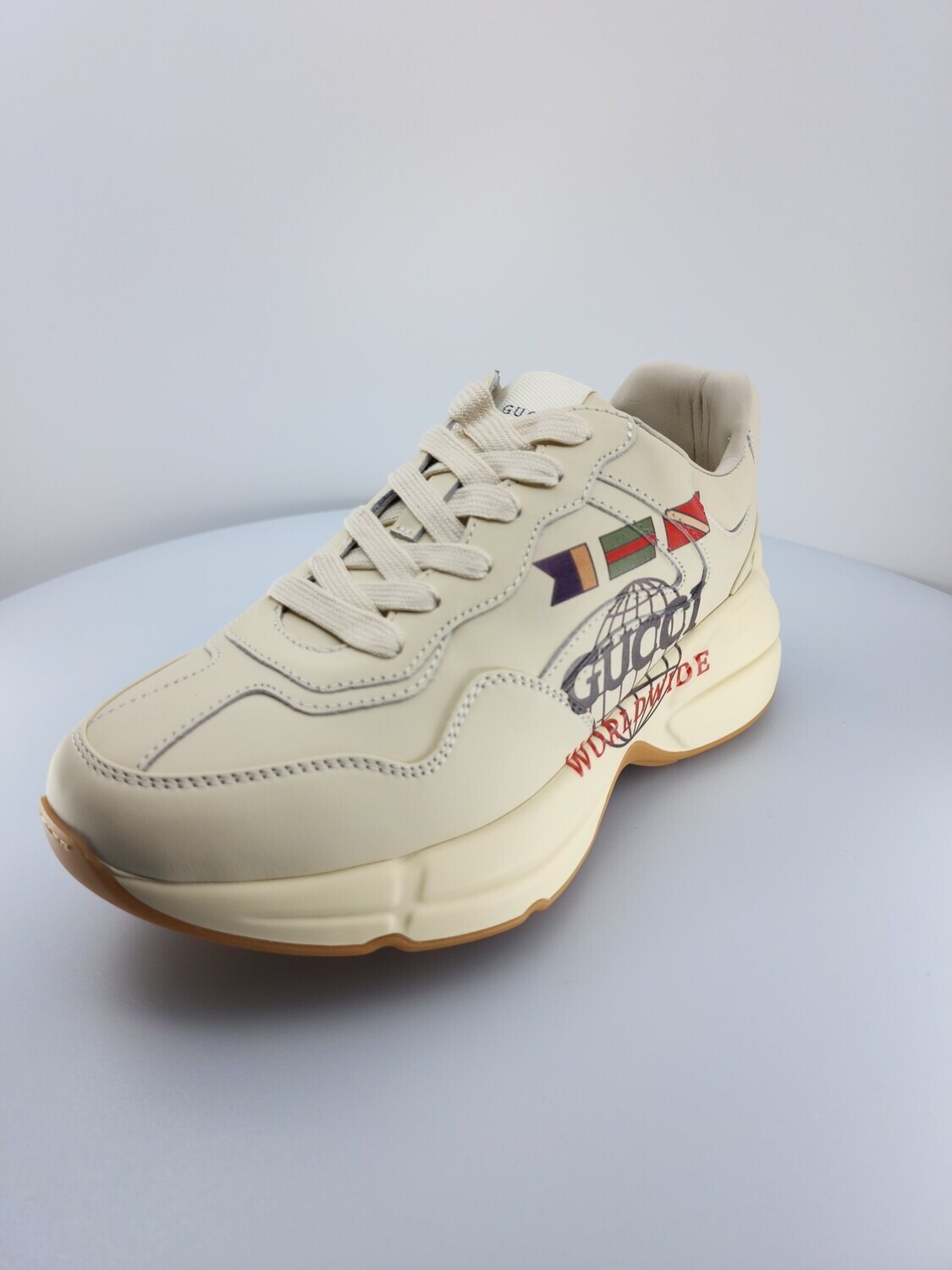 Rhyton Worldwide Sneaker mod
