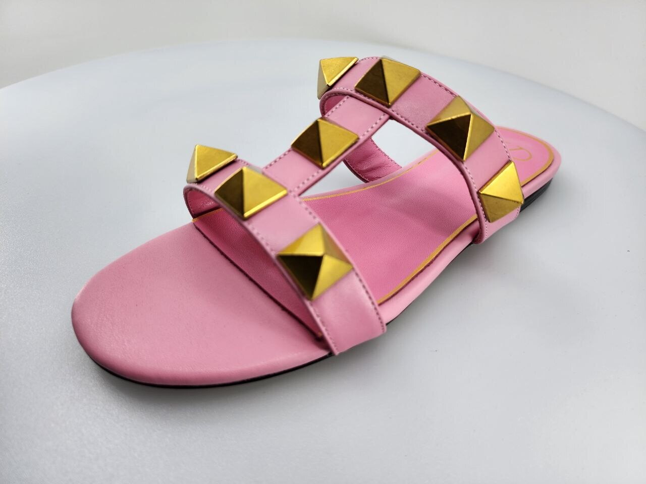 big stud flat sandal Pink