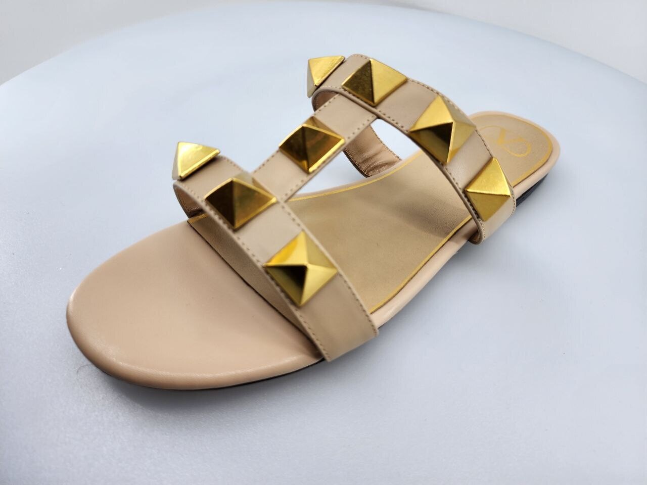 big stud flat sandal beige