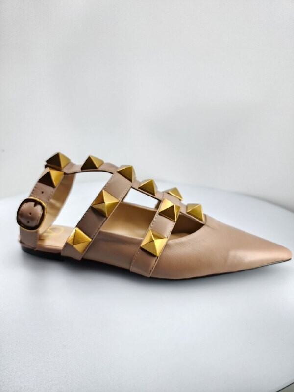 Roman beige flat