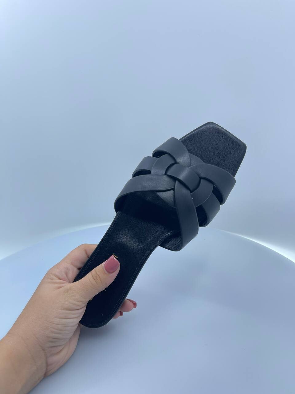 Tribute Flat Sandals black