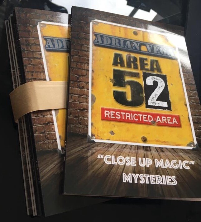 Area 52 (Libro en Español)