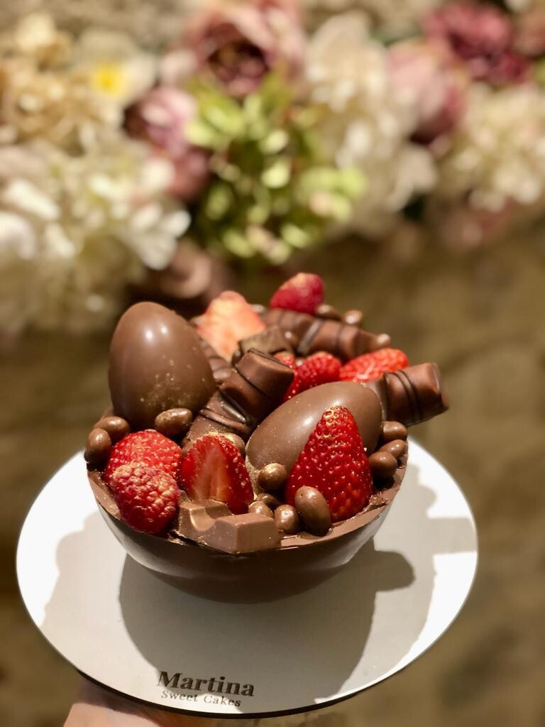 Mig ou farcit de xocolata, kinder i maduixes (18cm)