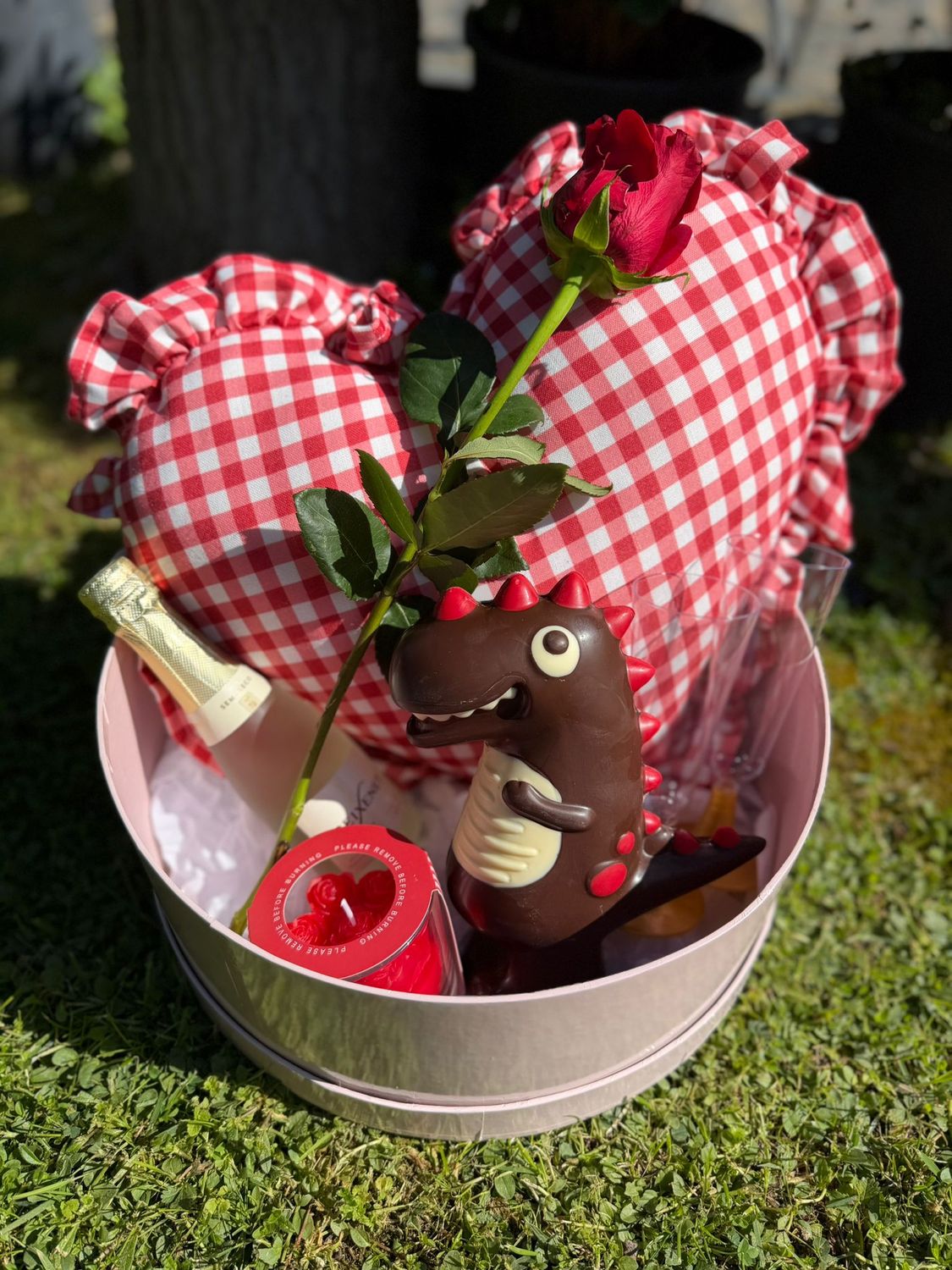 ​🌹 Cistella Sant Jordi – Edició Enamorats (per a 2 persones)