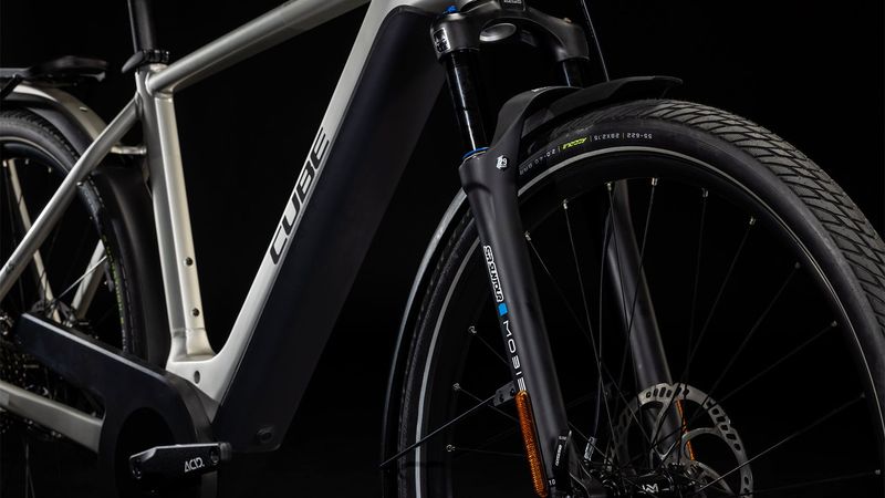CUBE KATHMANDU HYBRID 45 (DI)