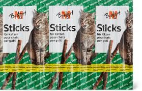 M-Budget · Sticks pour chats · avec saumon &amp; truite 10 x 5 g